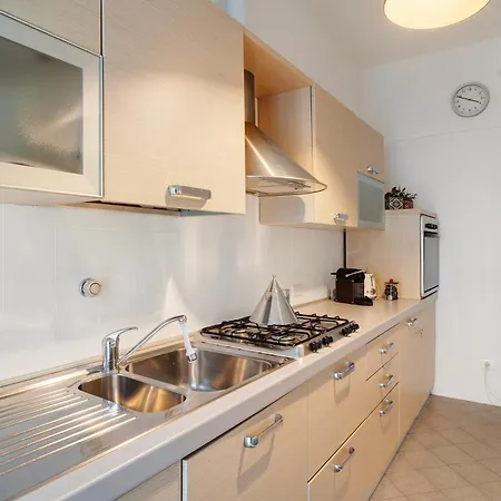 Casa Esterina アパート アラッシオ